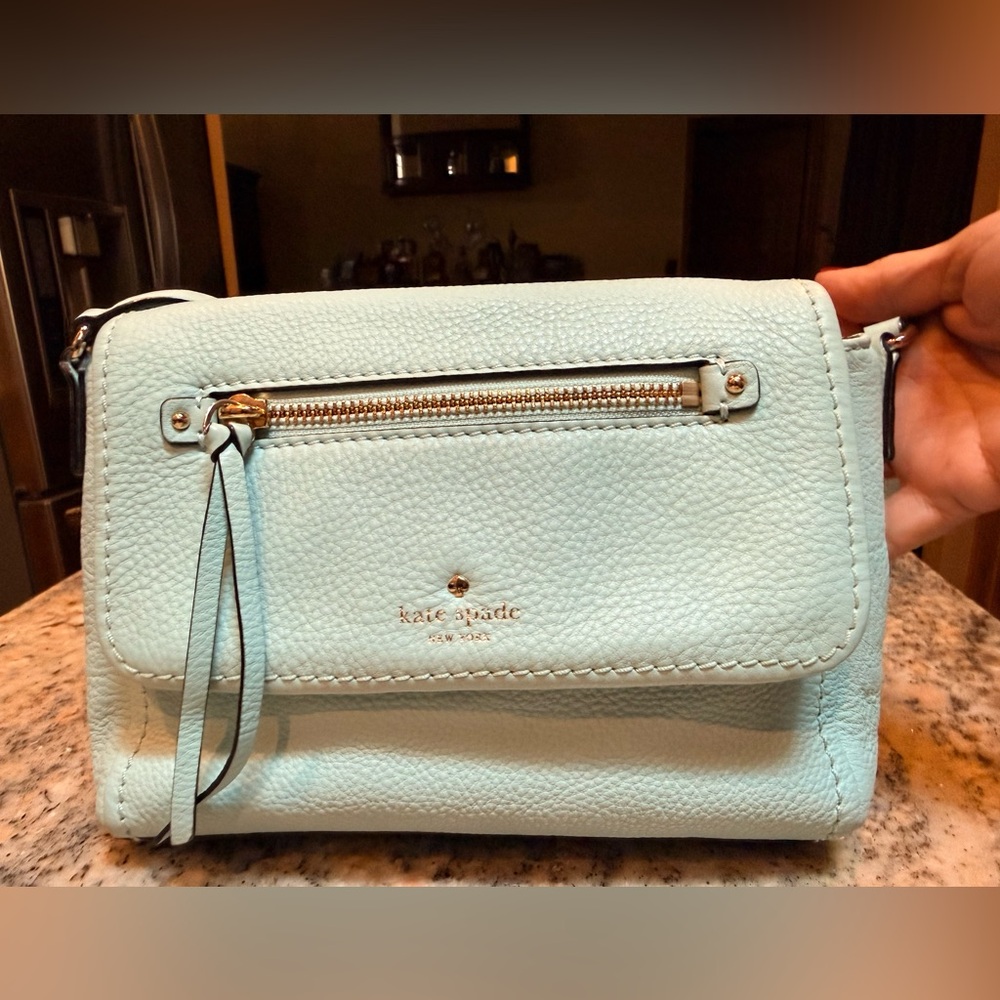 Kate Spade Seafoam Green Pebble Leather Crossbody + Card Holder – NWOT. Goegeous